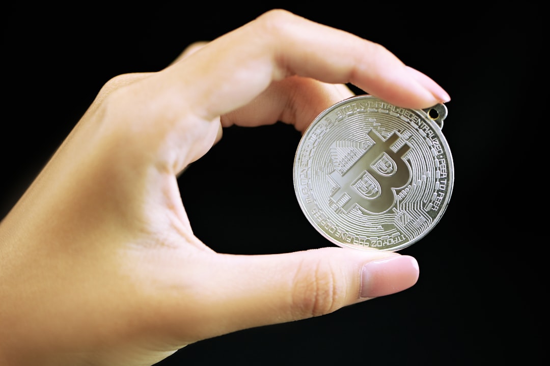 Crypto Defies Geopolitical Tensions: Bitcoin ETFs See Unprecedented 5-Week Inflow Streak